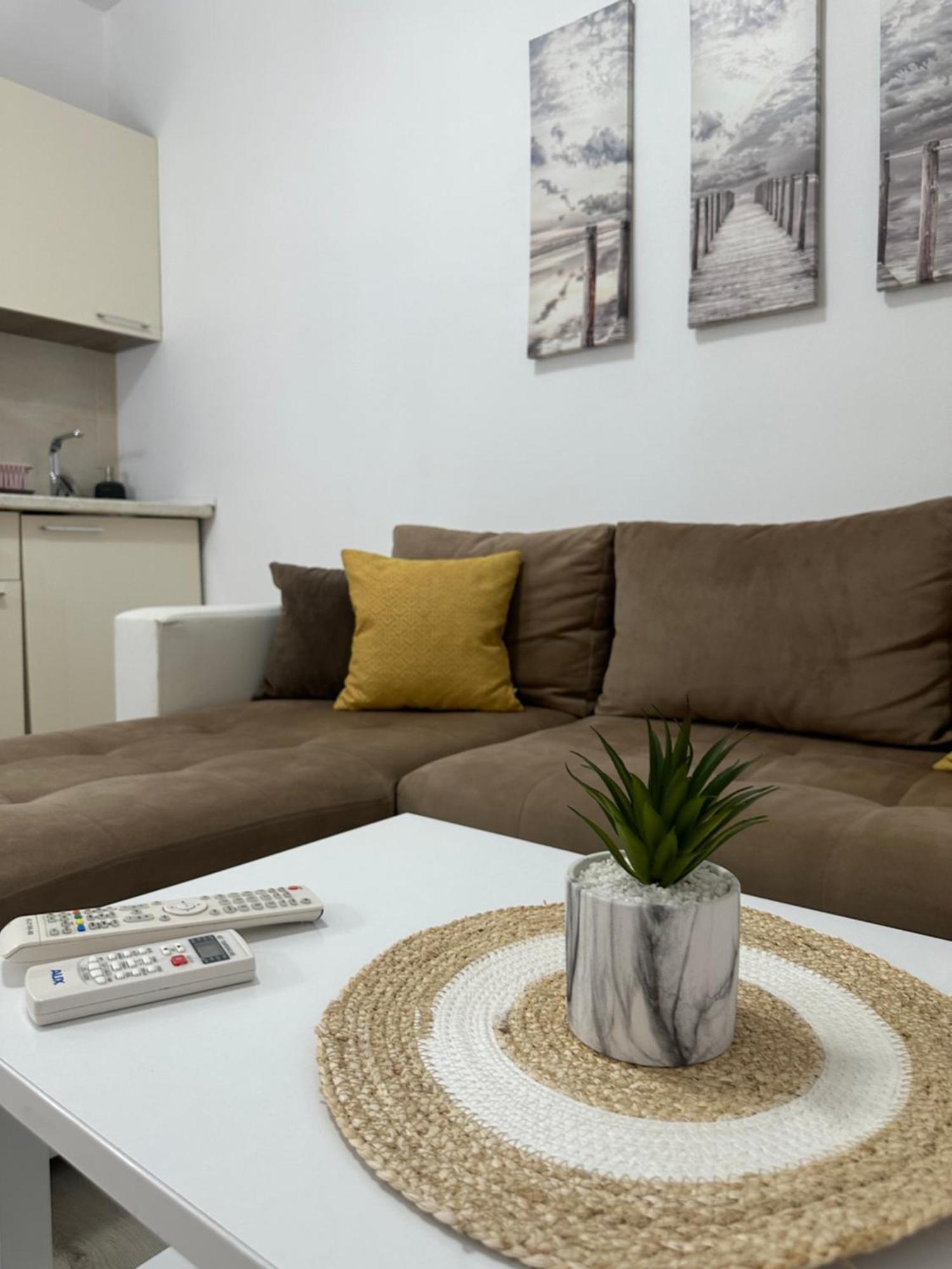 Apartments Amar ウルツィニ エクステリア 写真